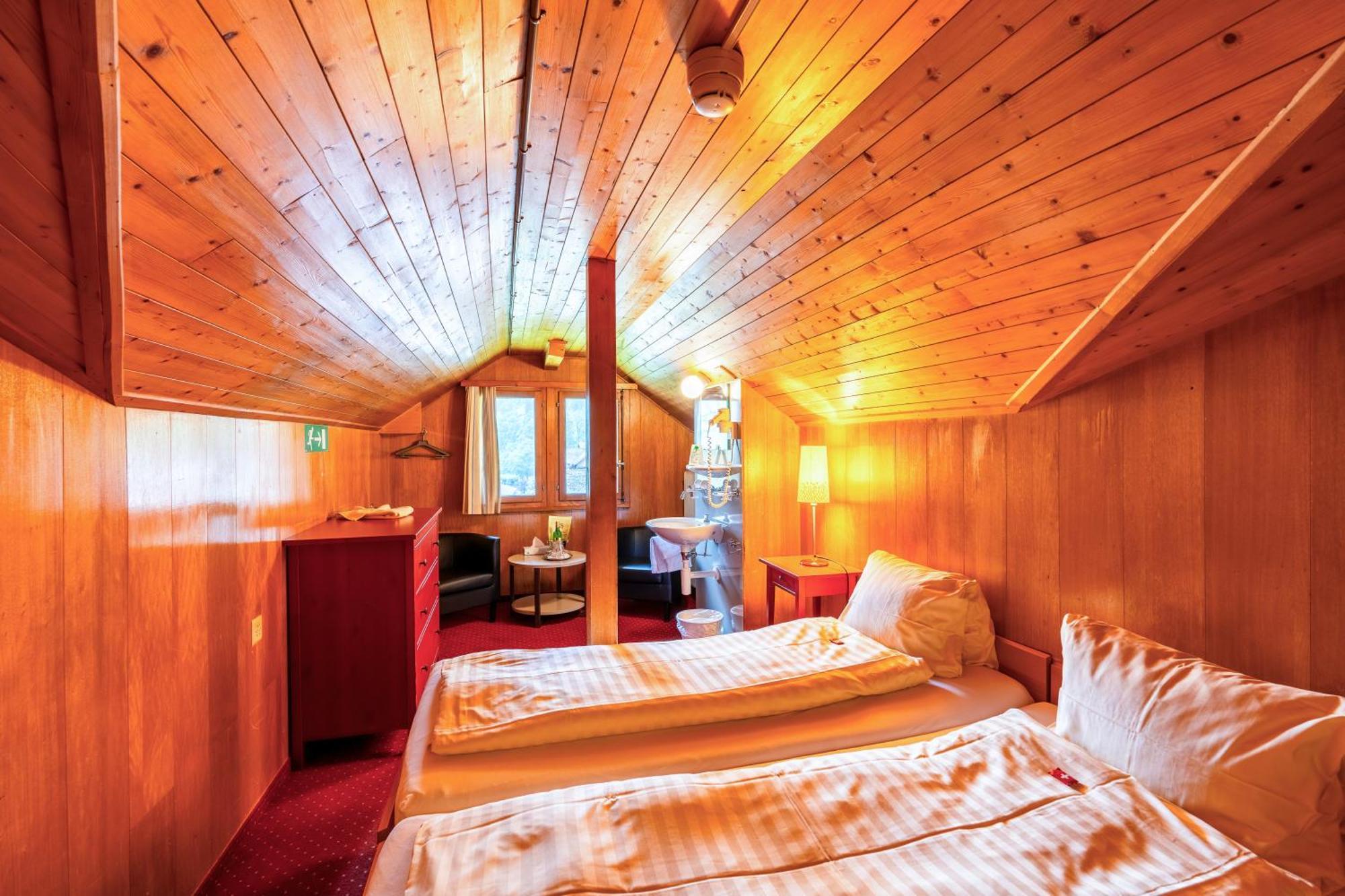 Hotel Staubbach Lauterbrunnen Rom bilde